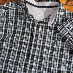 Mountain Hardwear Plaid Button Down Mens Medium Black Yellow Long Sleeve Shirt